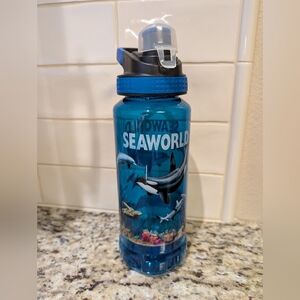 Sea World 2011 Cool Gear Water Bottle Busch Gardens Florida Blue BPA Free EUC